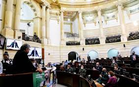 De acuerdo a las obligaciones electorales, la moción de censura puede dividirse en dos tipos: Hctxwbrg7aumzm