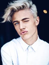 lucky blue smith gebleichtes haar blonde haare manner manner frisuren