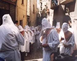 I preparativi per la processione dei battenti di guardia sanframondi durano per tutti e sette gli anni e, durante. Guardia Sanframondi I Battenti Benevento