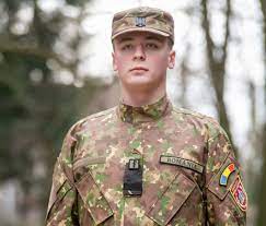După ce a urmat facultatea de medicină la viena şi la praga, ulterior, ceea ce puţini ştiu, 4 a lucrat ca medic militar la secţia de 1. Medicina Militara Blogul Studentului