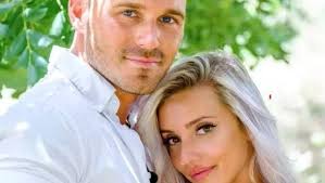 Want to watch something so romantic it'll make your heart hurt? Love Island Australia Runners Up Erin Barnett And Eden Dally Have Split Stuff Co Nz