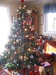 C7 Bulbs On Tree Google Search Christmas History Old Fashioned Christmas Christmas