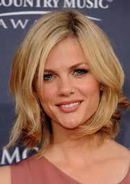 Date ai capelli di media lunghezza un effetto wavy o lisciateli con l'aiuto di un ferro per cambiare look. I Tagli Capelli Di Media Lunghezza Facili Da Adattare Pazza Idea Parrucchieri