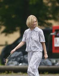 Une riche veuve engage un archéologue amateur pour exhumer une sépulture dans sa propriété. O Xrhsths Best Of Lily James Sto Twitter Happy 2020 The Dig And Rebecca Come Out This Year Lily Is Also Set To Start Filming The Tv Series The Persuit Of