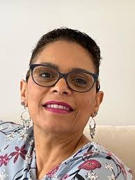 Kelly Freeman's Instagram, Twitter & Facebook