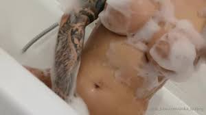 Anka Lollipop la dush  shower 2