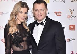 Lyrics for top songs by rafał brzozowski. Rafal Brzozowski Pokazal Dziewczyne Modelka Lsnila Na Czerwonym Dywanie Super Express Wiadomosci Polityka Sport