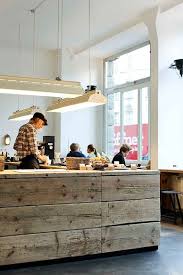 Comptoir En Bois Tres Interessant Estelle Restaurant Interieur Cafe Interieur Winkelinterieur
