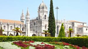 There are 2005 more people infected in united states today. Lisbon Free Walking Tour Activities Sandemans New Europe