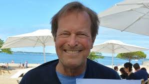 Nous ne pouvons plus nous indigner à bon compte derrière nos écrans, nous lamenter le temps n'est plus à se cacher des ordres, ils vont venir à vous. Mort D Hubert Auriol En Vaucluse On Se Souvient Du Passage De La Legende Du Dakar
