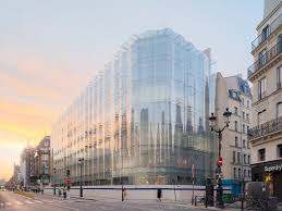 La samaritaine is a landmark department store in paris on the rue de rivoli set to receive a major. B7yhcf4duxauum