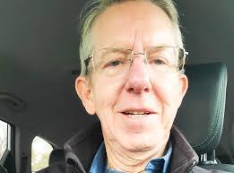 Bob Shoe's Instagram, Twitter & Facebook