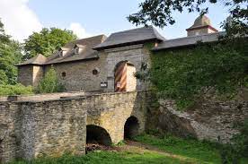 As of 2008 it had a population of 24,801. A5 Wanderweg An Der Burg Schnellenberg In Attendorn Sauerland Gps Wanderatlas