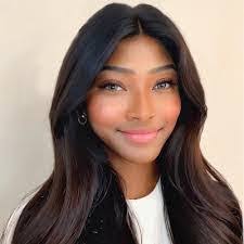 Darby Tully's Instagram, Twitter & Facebook