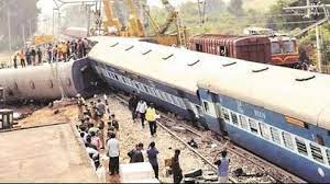 The man slipped while trying to board a moving train at the lokmanya tilak terminus (ltt) in mumbai's kurla. 8 Coaches Of Lokmanya Tilak Express Derail Near Cuttack