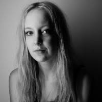 4 "Zoe Behrens" profiles