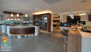افضل انواع المطابخ بالصور لوكشين ديزين نت Professional Kitchen Design Modern Kitchen Design Kitchen Showroom