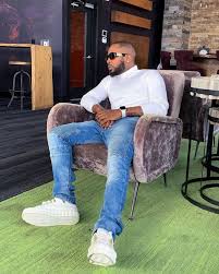 Tunde ednut is known for posting amazing engaging content from funny clips, information to music videos and entertaining stuff on his instagram page where he commands over 1.7m followers. Innuendo Tunde Ednut Refers To Wizkid As A Goat In His Happy New Month Tweet Talk Of Naija