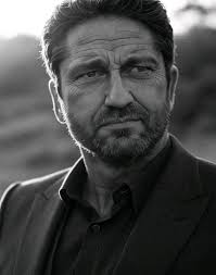 10 hidden secrets you don't want to share with me but my instints tells me  you want to talk in private. Why don't you share with me honey? Ok I'm  online and