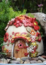 Gartner Gesucht Wer Richtet Meinen Garten Feen Haus Basteln Kleine Kerzen Und Diy Vase