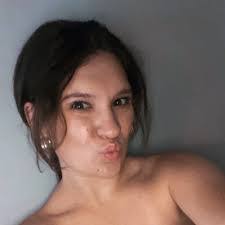 Emily Bowling's Instagram, Twitter & Facebook