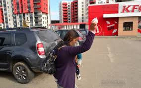 Citeste azi pe special arad ce poti citi maine pe aradon si jurnalul aradean. ReacÅ£ia Unei Cersetoare Din Arad Cand O Femeie RefuzÄƒ SÄƒ Ii Dea Bani Stirileprotv Ro