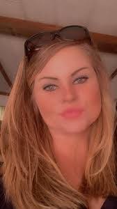 Tabatha Thompson's Instagram, Twitter & Facebook