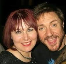 Hi my daughter would like her hair like this just looking at the moment