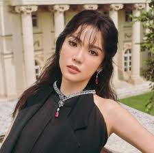 Dawn Ong's Instagram, Twitter & Facebook