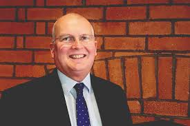 Major multiple telling older pharmacists to 'go quietly', says PDA