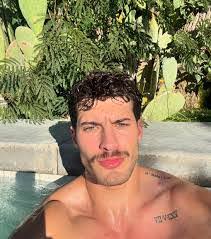 Gilbert Viera's Instagram, Twitter & Facebook