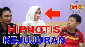 Shop jersey hijabs, woven hijabs, hijab magnets and more. Awas Jadi Patung Beneran Atraksi Tubuh Kaku Full Body Catalepsy Youtube