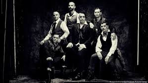 Die deutsche rockband muss sich daher immer wieder mit kritik auseinandersetzen. Sorge Um Till Lindemann Wegen Mutmasslicher Covid 19 Erkrankung Musik Dw 27 03 2020