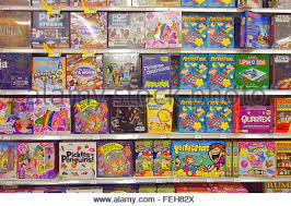 Ver más ideas sobre juegos, juegos de mesa, juegos de mesa para niños. Los Ninos Juegos De Mesa En Una Tienda De Toys R Us En Toronto Canada Fotografia De Stock Alamy