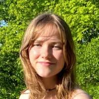 Lily Garner's Instagram, Twitter & Facebook