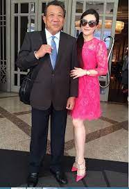 Pejabat khidmat parlimen ampang,g2 &3a, jalan kolam ayer lama, ampang jaya,68000 ampang, selangor darul ehsan. Zizie Senang Jalani Hidup Sebagai Isteri Bung Mokhtar Ahli Parlimen Mrm Style Suit Jacket Fashion