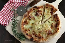 Schneewittchen Pizza Mit All Dem Mozzarella Essen Rezepte Pizza Idee Alimentari Mozzarella