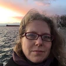 Elizabeth Ault's Instagram, Twitter & Facebook