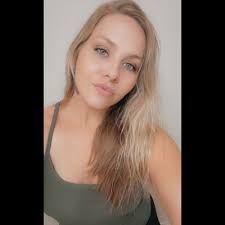 Rebecca Demoss's Instagram, Twitter & Facebook