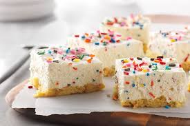 Barres Sans Cuisson Facon Gateau D Anniversaire Au Fromage Recipe Cheesecake Bar Recipes