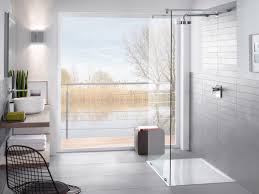 Barrierefrei und in zeitlosem design. Barrierefreier Duschbereich