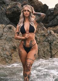 OnlyFans @essieofficial - Profile, photos & links - Babepedia