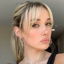 Amber Hatter's Instagram, Twitter & Facebook