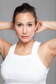 Nina Leon's Instagram, Twitter & Facebook