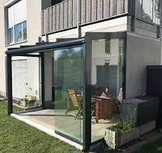 Sommergarten Glasschiebewande Und Beschattung Backyard Pool Landscaping Backyard Pool Outdoor Decor