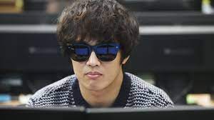 He sees things in slow motion, if he focuses on them. Slow Video 2014 Korean Movie Review The Movie Beatthe Movie Beat Mobile Version