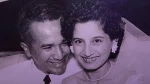 HONOR A LA PRIMERA ALCALDESA DE LA BANDA DE SHILCAYO