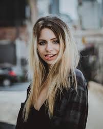 Maddie Phillips Actress The Crossing Maddie Was Born And Raised In Vancouver Bc Until Age 10 When She Moved To Perth W Beauty Hollywood Celebrities Maddie