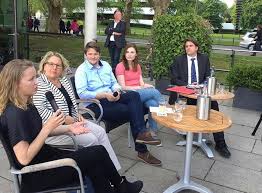 That we really protested with… Carla Reemtsma On Twitter Durfte Heute Mit Svenjaschulze68 Diskutieren 2019 Wird Jahr Des Handelns Verspricht Sie Wahrend Sich Die Cdu Im Netz Mit Fremden Federn Vergangener Jahre Schmuckt Und Fleissig Das Klimakabinett