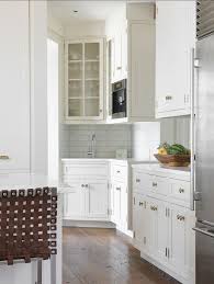 Classic Shingle Beach Cottage With Neutral Interiors Cabinets Are Benjamin Moore 968 Dune White Walls I Cottage Cabinet Modern Kitchen Design Kitchen Design